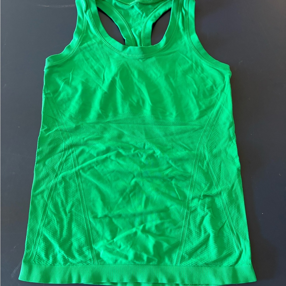 Athleta Green Fitted Sleeveless Tank Top